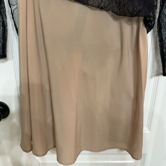 Cece Women’s Long Sleeve Black Lace with Nude Lining A-Line Mini Dress Size 4P - Picture 7 of 8